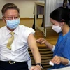 Nhân viên y tế tiêm vắcxin phòng COVID-19 tại Seoul, Hàn Quốc, ngày 4/3/2021. (Ảnh: THX/TTXVN)