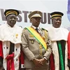 Tổng thống lâm thời Mali an toàn sau khi bị tấn công bằng dao