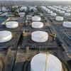 Giá dầu thế giới lên hơn 4% nhờ dự trữ dầu của Mỹ bất ngờ tăng