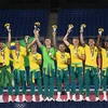 Đội bóng đá Brazil có thể bị phạt vì không mặc đồng phục lên nhận HCV