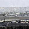 Hàng không quốc tế xoay xở để tránh "tên bay đạn lạc" tại Afghanistan