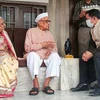 Cụ ông 98 tuổi người Ấn Độ mắc COVID-19 hồi phục thần kỳ nhờ yoga