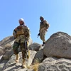 Các thành viên Lực lượng Mặt trận Kháng chiến Quốc gia (NRF) tuần tra ở huyện Anaba, tỉnh Panjshir, Afghanistan ngày 1/9. (Ảnh: THX/TTXVN)