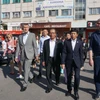 Thủ tướng Andrej Babis thăm trung tâm thương mại Sapa. (Ảnh: Hồng Kỳ/TTXVN)