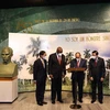 Chủ tịch nước đặt vòng hoa tại Đài tưởng niệm anh hùng Jose Marti