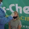 Ca nhiễm COVID tăng, Nam Phi cân nhắc tiêm vaccine bắt buộc 