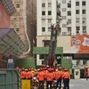 [Video] Hàng trăm người mắc kẹt trong vụ cháy tòa cao ốc ở Hong Kong