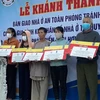 Quảng Ngãi bàn giao 10 nhà ở an toàn phòng tránh bão cho dân Lý Sơn 