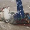 Trung Quốc: 27 người mất tích do chìm cần cẩu nổi ngoài khơi