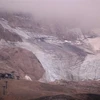 Hiện trường vụ lở tuyết trên núi Marmolada, gần Punta Rocca, Italy, ngày 3/7. (Ảnh: AFP/TTXVN)