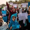 Afghanistan: Taliban nổ súng cảnh cáo giải tán phụ nữ biểu tình