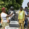 Bạo lực bầu cử tại Nigeria khiến hàng chục người thiệt mạng 