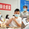Trung Quốc phê duyệt vaccine mRNA tự phát triển ngừa COVID-19