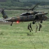 Nhật Bản tìm kiếm phi hành đoàn vụ trực thăng mất tích ngoài khơi 