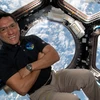 Phi hành gia Mỹ phá kỷ lục sống trên trạm vũ trụ lâu nhất