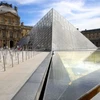 Bảo tàng Louvre phải tạm đóng cửa vì nhận tin nhắn đe dọa