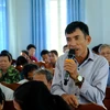 Cử tri huyện Cát Tiên (Lâm Đồng) nêu ý kiến với Đoàn đại biểu Quốc hội. (Ảnh: TTXVN phát)