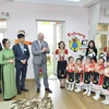 Chủ tịch Quốc hội Bulgaria Rossen Jeliazkov thăm Trường mầm non Việt-Bun (Ảnh: Minh Đức/TTXVN)
