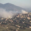 Khói bốc lên sau vụ không kích của Israel xuống Khiam, Liban. (Ảnh: THX/TTXVN)