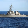 Tàu khu trục trang bị tên lửa dẫn đường của Mỹ USS Ross. (Ảnh: AFP/ TTXVN)