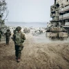 Binh sỹ Israel tiến hành chiến dịch quân sự tại Dải Gaza ngày 1/1/2024. (Ảnh: THX/TTXVN)