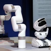 Robot được trưng bày tại Triển lãm Di động Thế giới 2023 (MWC 2023) ở Barcelona, Tây Ban Nha. (Ảnh: THX/TTXVN)
