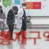 Nhân viên y tế tại một bệnh viện ở Seoul, Hàn Quốc. (Ảnh: Yonhap/TTXVN)