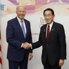 (Tư liệu) Tổng thống Mỹ Joe Biden (trái) và Thủ tướng Nhật Bản Fumio Kishida trong cuộc gặp ở thành phố Hiroshima ngày 18/5/2023. (Ảnh: AFP/TTXVN)