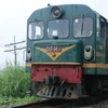 Đoàn tàu mang số hiệu VNR D10H-018 khi đi đến địa phận thôn Xuân Lan, xã Tuy Lộc thì xảy ra tai nạn. (Ảnh: Đức Hoàng/TTXVN)