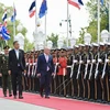 Thủ tướng Srettha Thavisin và Thủ tướng New Zealand Christopher Luxon trong lễ đón chính thức hôm 17/4. (Ảnh: Văn phòng Thủ tướng Thái Lan)