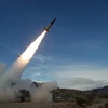 Tên lửa được phóng từ Iran về phía Israel tối 13/4/2024. (Ảnh: IRNA/TTXVN)