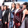 Các thành viên Ban giám khảo Liên hoan phim Cannes trên thảm đỏ. (Ảnh: Getty Images)