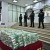 Cảnh sát trưng bày số ma túy đá thu giữ tại Bangkok, Thái Lan, ngày 24/1/2023. (Ảnh: AFP/TTXVN)