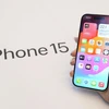 Điện thoại iPhone 15 được giới thiệu tại cửa hàng của Apple ở Tokyo, Nhật Bản, ngày 22/9/2023. (Ảnh: Kyodo/TTXVN)