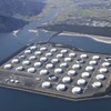 Kho dự trữ dầu quốc gia Shibushi ở quận Kagoshima, Tây Nam Nhật Bản. (Ảnh: Kyodo/TTXVN)