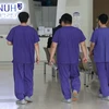Nhân viên y tế làm việc tại một bệnh viện ở Seoul, Hàn Quốc. (Ảnh: Yonhap/TTXVN)