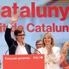 Ông Salvador Illa (giữa) phát biểu sau cuộc bầu cử vùng Catalonia, tại Barcelona ngày 12/5/2024. (Ảnh: AFP/TTXVN)