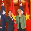 Phó Thủ tướng, Bộ trưởng Ngoại giao Bùi Thanh Sơn và Ngoại trưởng Australia Penny Wong trước Hội nghị. (Ảnh: Thanh Tú/TTXVN)