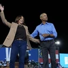 Phó Tổng thống Mỹ Kamala Harris và cựu Tổng thống Barack Obama tại thành phố Clarkston, bang Georgia. (Ảnh: AP)