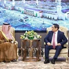 Thủ tướng Phạm Minh Chính tiếp ông Abdulla Mohammed Al Zamil, Chủ tịch Công ty đầu tư công nghiệp Zamil. (Ảnh: Dương Giang/TTXVN)