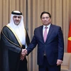 Thủ tướng Phạm Minh Chính tiếp ông Sheikh Bandar bin Mohammed bin Saoud Al-Thani, Thống đốc Ngân hàng Trung ương Qatar, Chủ tịch Cơ quan đầu tư Qatar. (Ảnh: Dương Giang/TTXVN)