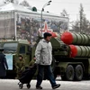 [Photo] Nga trưng bày hệ thống tên lửa ngay giữa thành phố