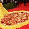 [Photo] Choáng váng với chiếc váy giống món bánh tráng của Rihanna 