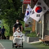Người dân tại Seoul đeo khẩu trang phòng MERS. (Nguồn: THX/TTXVN) 