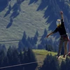 Bắt đầu từ ngày 24/9, những vận động viên đi trên dây giỏi nhất châu Âu đã tới Moleson, một trong những ngọn núi thuộc dãy Prealp của Thụy Sĩ để tham gia sự kiện diễn ra trong 4 ngày. (Nguồn: CCTVNews)
