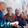18 cặp vợ chồng già từng lấy nhau ít nhất 50 năm vừa tổ chức đám cưới vàng tập thể ở một con ngõ Thượng Hải vào ngày 17/10. 