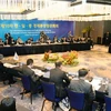 Toàn cảnh hội nghị Bộ trưởng Thương mại Hàn-Trung-Nhật tại Seoul ngày 30/10. (Nguồn: Kyodo/TTXVN) 