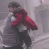 Ám ảnh tiếng gọi mẹ của trẻ em Syria sau đợt không kích