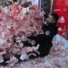 Trung Quốc dùng tiền để "mua chuộc" khách du lịch