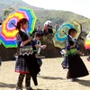 Ca múa truyền thống của dân tộc được giới trẻ giữ gìn. 
